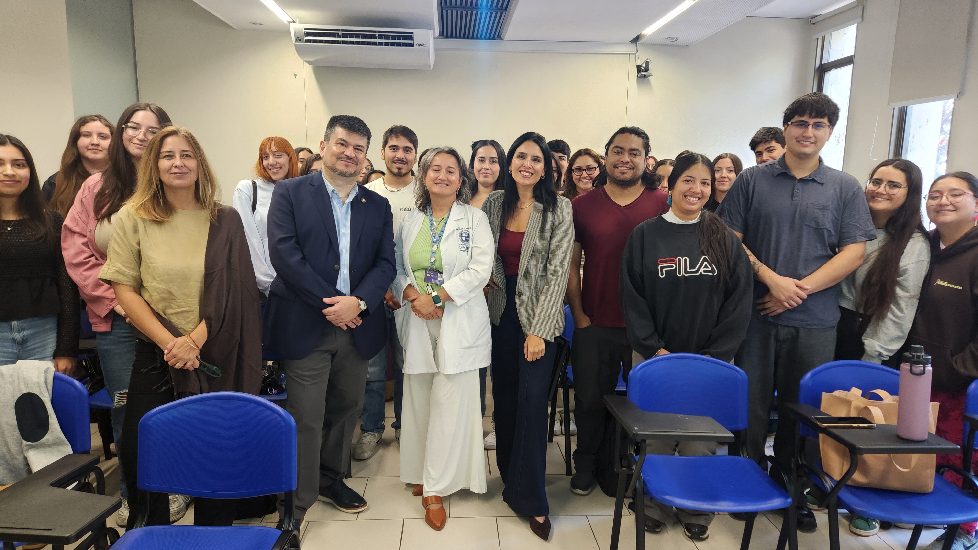 Rayen Salud y Universidad Finis Terrae impulsan la transformación digital en la formación de futuros odontólogos